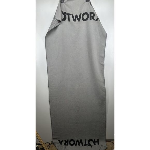 Hotworx Non Slip Yoga Towel Gray Gripper Bottom Cloth 29" x 78" Mat Anti Slip - Picture 2 of 9